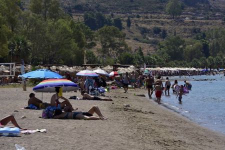 Καιρός: Ενισχύονται τα μελτέμια ενισχύεται και η ζέστη