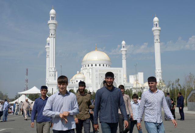 Τσετσενία: Εγκαινιάστηκε εντυπωσιακό τέμενος | tovima.gr