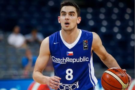 Εύκολη νίκη της Τσεχίας