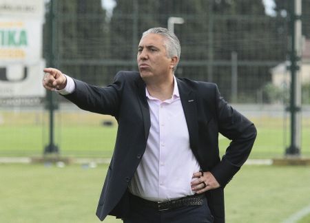 Στα γραφεία της ΑΕΚ ο Κωστένογλου – Αναλαμβάνει ως υπηρεσιακός