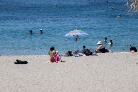 Καιρός : Επιμένει η ζέστη – 40άρια και μποφόρ