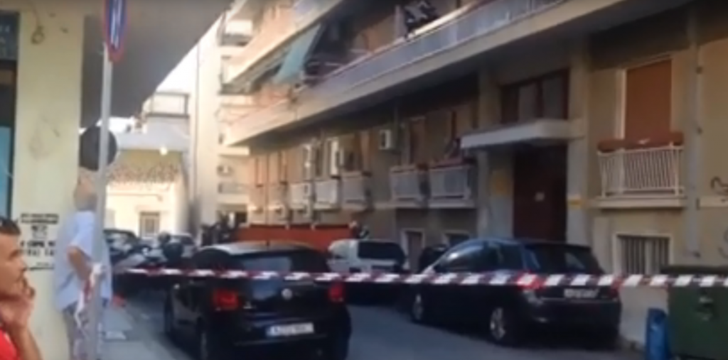 Λήξη συναγερμού για την γυναίκα που απειλούσε να πέσει στο κενό στην Πάτρα