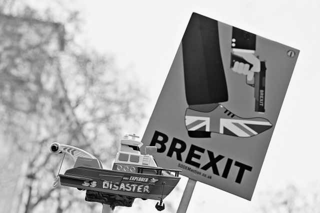 Έτσι σκοπεύει να μπλοκάρει το Brexit χωρίς συμφωνία η αντιπολίτευση