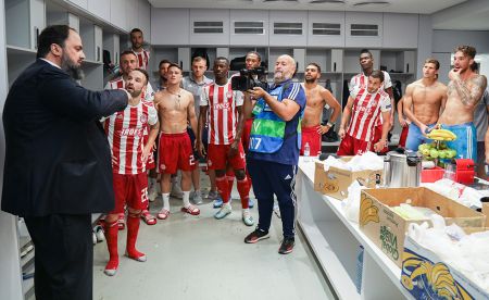 «Εκρηξη» στα αποδυτήρια και «είσαι στο μυαλό κάτι μαγικό» (vids)