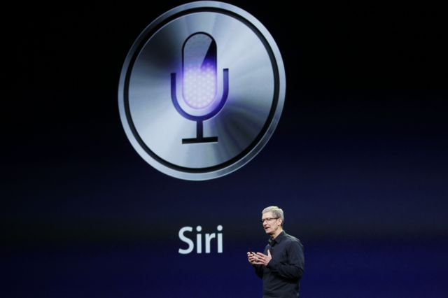 Η Apple ζητά συγγνώμη για τις «αταξίες» της Siri | tovima.gr
