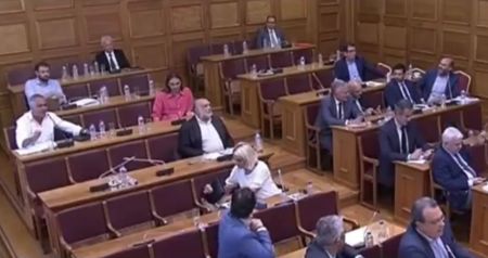 Σκληρή κόντρα Μαρκόπουλου – Σκουρλέτη στη Βουλή