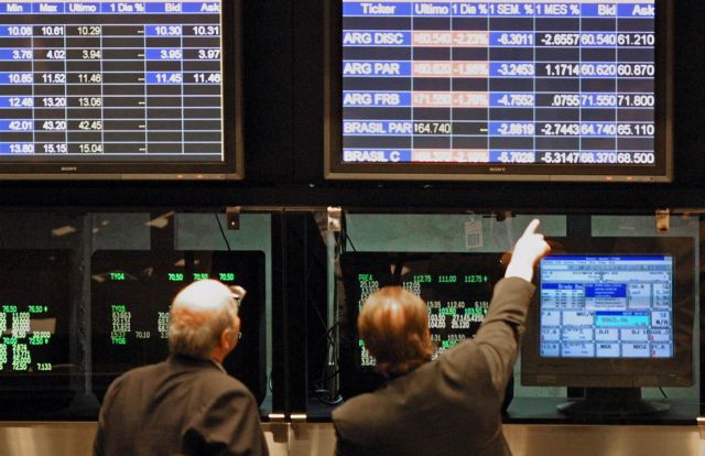 Αργεντινή: Δυσαρεστημένοι οι επενδυτές από τους χειρισμούς για το χρέος