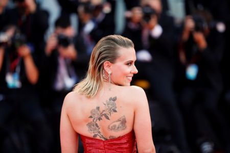 Σκάρλετ Γιόχανσον : Ο νέος της ρόλος και το διαζύγιο που… ξαναέζησε