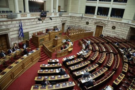 Έντονη αντιπαράθεση στη Βουλή για την ΕΥΠ – Αποχώρησαν ΚΚΕ, ΚΙΝΑΛ, ΜέΡΑ25