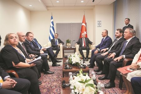 Οι δύσκολες «στροφές» των διερευνητικών επαφών