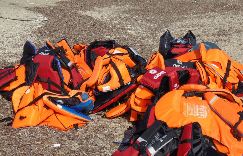 Τα σωσίβια της απελπισίας