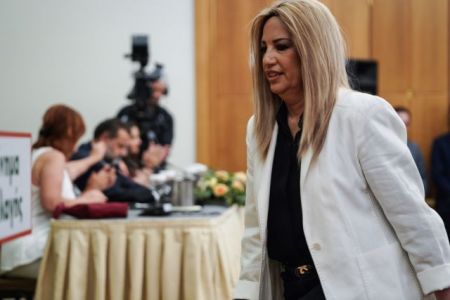 Γεννηματά κατά Τσίπρα – Μητσοτάκη για το προσφυγικό