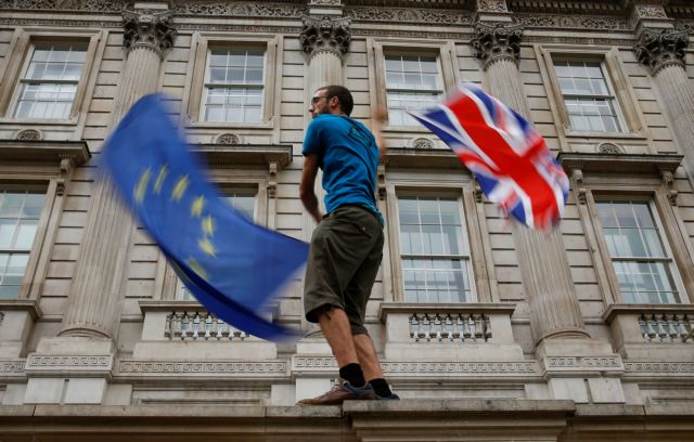 Βρετανία : «Η Κυβέρνηση μπορεί να αγνοήσει νέο νόμο για το Brexit»