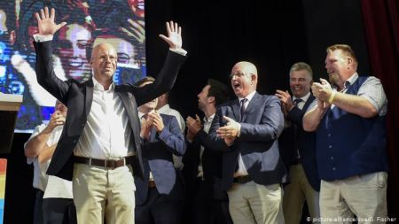 Γερμανικά ΜΜΕ : Το αίνιγμα της ακροδεξιάς AfD