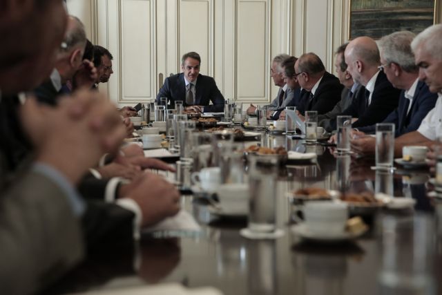 Συνάντηση Μητσοτάκη με κοινωνικούς εταίρους: Σύνθημα ανάπτυξη για όλους