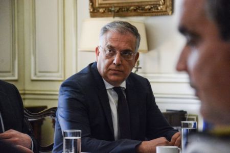 Θεοδωρικάκος : 9.000 υπεράριθμοι συμβασιούχοι στο Δημόσιο