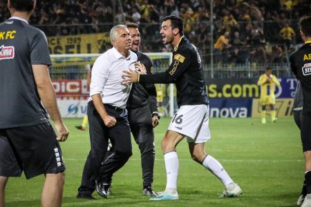 Ο Κωστένογλου δίνει στην ΑΕΚ το φιλί της ζωής