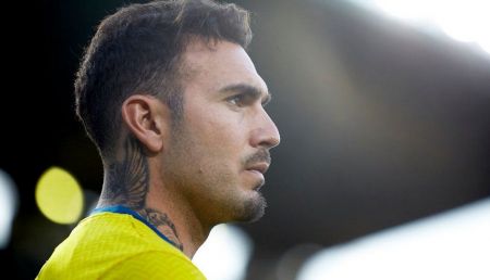 Στη Μύκονο ο Ρομπέρτο – Έδειξε τους… κοιλιακούς και το κορίτσι του