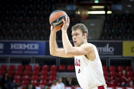 Με Βεζένκοφ στην Ιταλία ο Ολυμπιακός