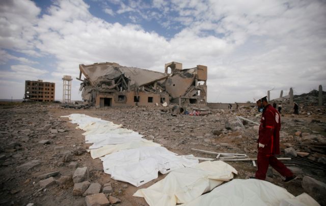 130 νεκροί σε αεροπορικό βομβαρδισμό στην Υεμένη