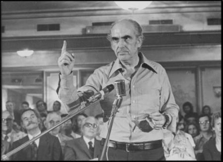 45 χρόνια ΠαΣοΚ : Το χρονικό της ίδρυσης και η ιστορική διακήρυξη της 3ης Σεπτέμβρη