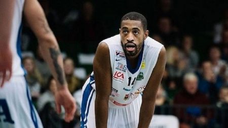 Στη Λάρισα ο φόργουορντ Τζάστιν Μπέικερ