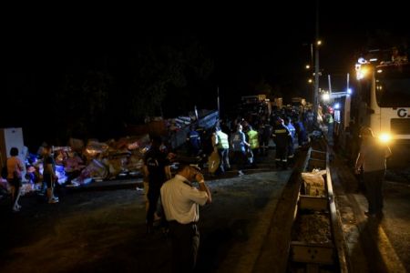 «Δεν έβλεπα στα 5 μέτρα» λέει ο οδηγός της νταλίκας που «δίπλωσε» στο Δαφνί