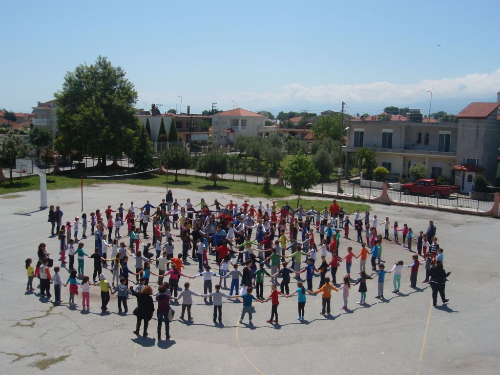 Αντισυνταγματική η αναγραφή θρησκεύματος και ιθαγένειας στο σχολείο