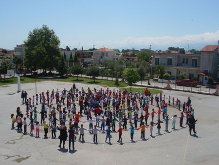 Αντισυνταγματική η αναγραφή θρησκεύματος και ιθαγένειας στο σχολείο