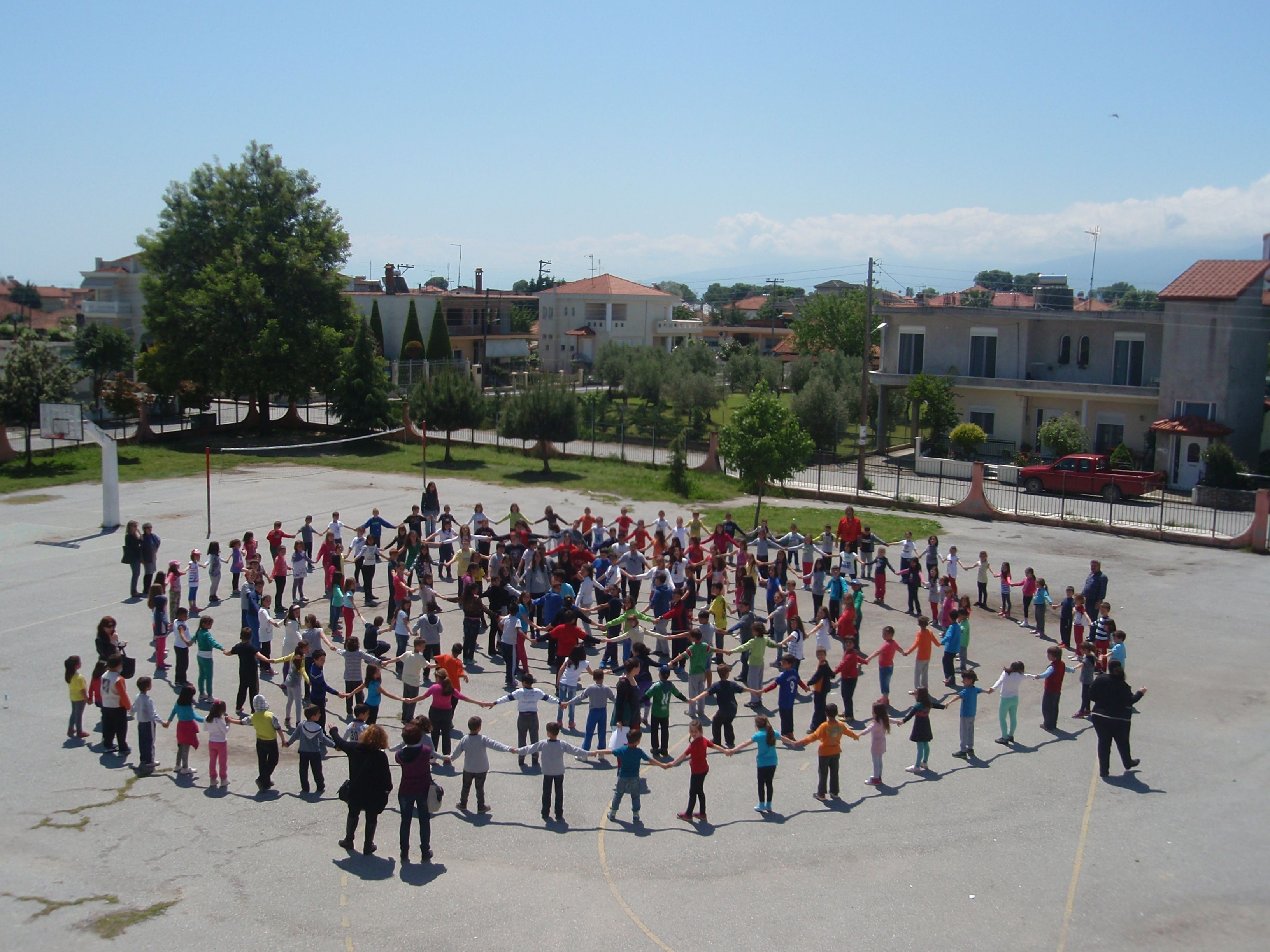 Αντισυνταγματική η αναγραφή θρησκεύματος και ιθαγένειας στο σχολείο