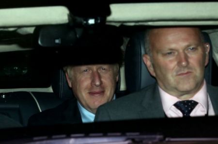 Βρετανικός Τύπος : Τζόνσον «εκτός ελέγχου» – Συντρίμμια το Brexit