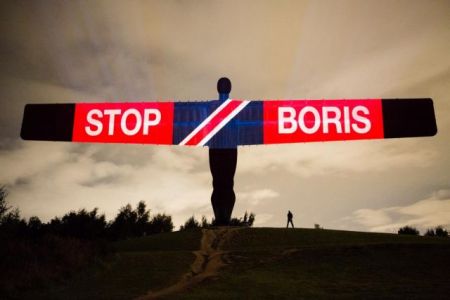 Βρετανία: Ο Μπόρις Τζόνσον καταρρέει – Οχι της Βουλής σε  πρόωρες εκλογές