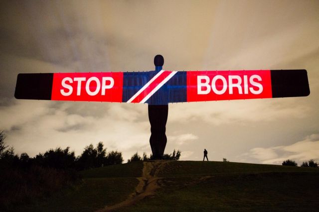 Βρετανία: Ο Μπόρις Τζόνσον καταρρέει – Οχι της Βουλής σε  πρόωρες εκλογές