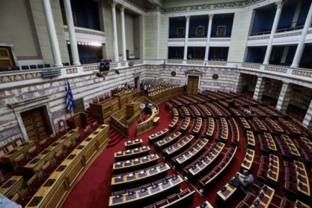 ΑΑΔΕ: «Πάρτι» φοροδιαφυγής σε πρατήρια καυσίμων