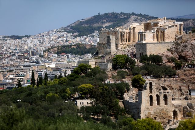 FT: Καταστρέφουν οι επενδυτές του Airbnb την Αθήνα και ιστορικές πόλεις της Ευρώπης;