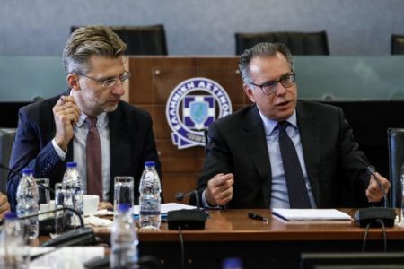 Διυπουργική για προσφυγικό: Θωράκιση συνόρων και κινήσεις σε διπλωματικό επίπεδο