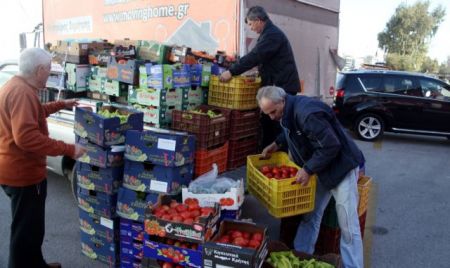 Κοινωνικό Παντοπωλείο Πειραιά: Παραλαβή βασικών ειδών διατροφής