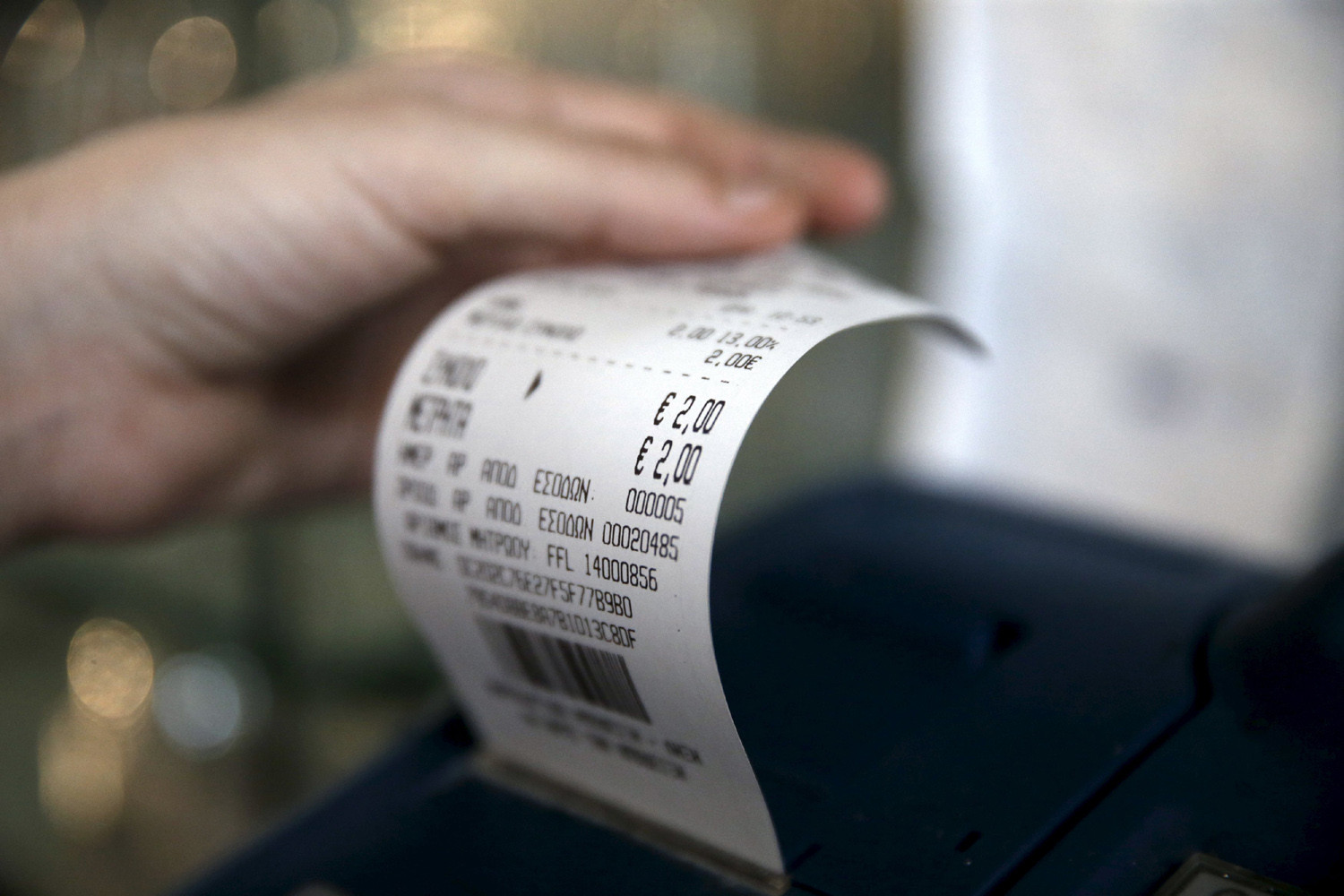 ΑΑΔΕ: Πάρτι φοροδιαφυγής – Γιατροί, κατασκευαστές μέχρι και γραφεία τελετών