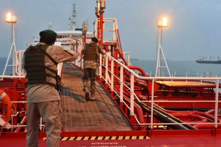 Ιράν:  Συνέλαβε πλοίο για λαθρεμπόριο καυσίμων στον Κόλπο