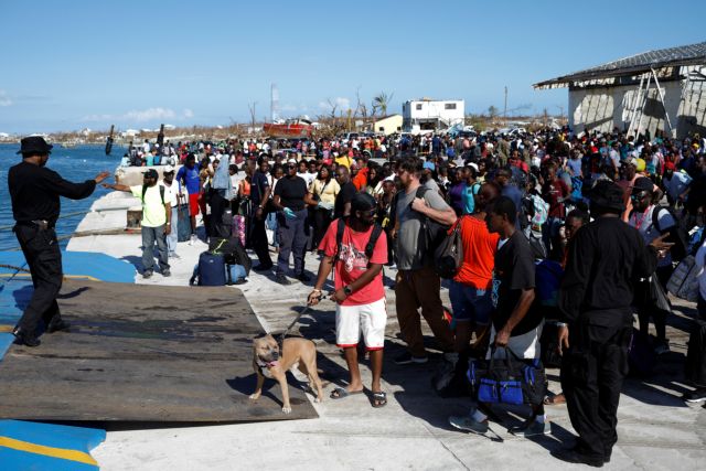 Τυφώνας Dorian : Στους 43 οι νεκροί – Φόβοι για αύξηση των θυμάτων – Χιλιάδες εγκαταλείπουν τις εστίες τους