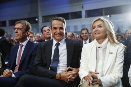 ΔΕΘ : Το φιλί του Κυριάκου στη Μαρέβα και όλα όσα έγιναν στο Βελλίδειο