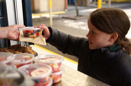 Tο πρώτο σχολικό κυλικείο με βιολογικά τοπικά προϊόντα