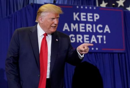 Τραμπ: Σε πτώση η δημοτικότητα του προέδρου των ΗΠΑ