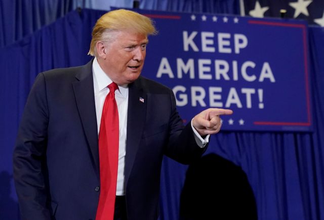 Τραμπ: Σε πτώση η δημοτικότητα του προέδρου των ΗΠΑ