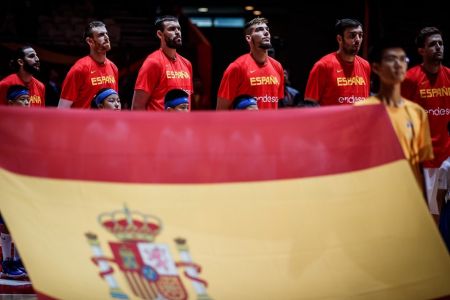 «Καθάρισαν» την Πολωνία και πάνε για μετάλλιο οι Ισπανοί