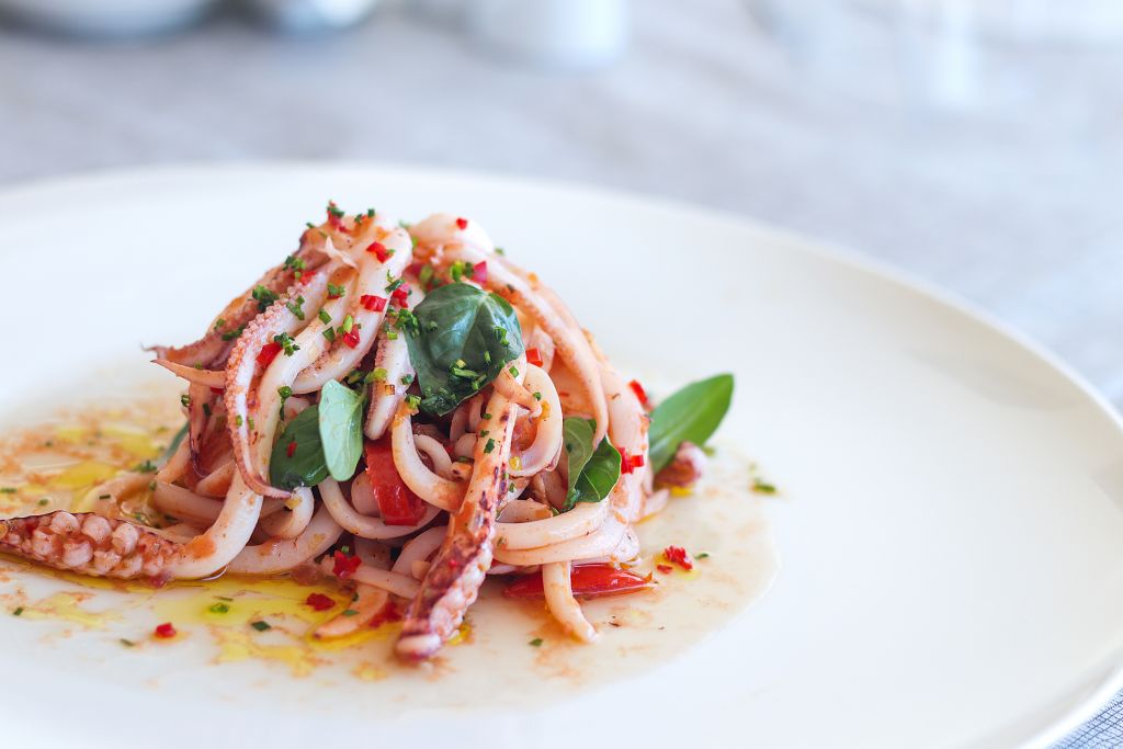 Καλαμάρι σοτέ με ντομάτα