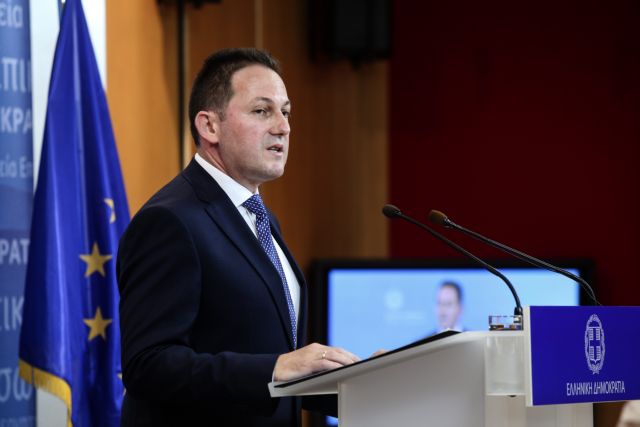 Πέτσας για Λέρο: Η αφαίρεση του στρατιωτικού υλικού μπορεί να έγινε σταδιακά