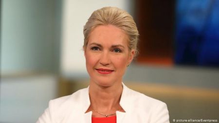 Μανουέλα Σβέσιγκ: Η πρωθυπουργός που δίνει μάχη με τον καρκίνο