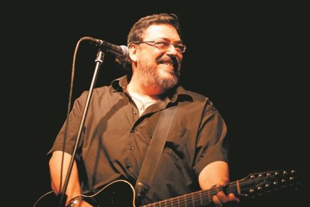 Λαυρέντης Μαχαιρίτσας: Ο Θεός τον έστειλε στο έντεχνο…