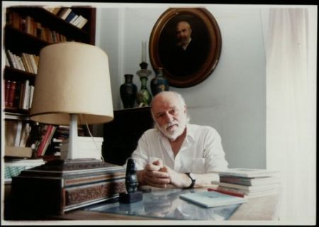 Οι δύο Ελλάδες του Νάνου Βαλαωρίτη